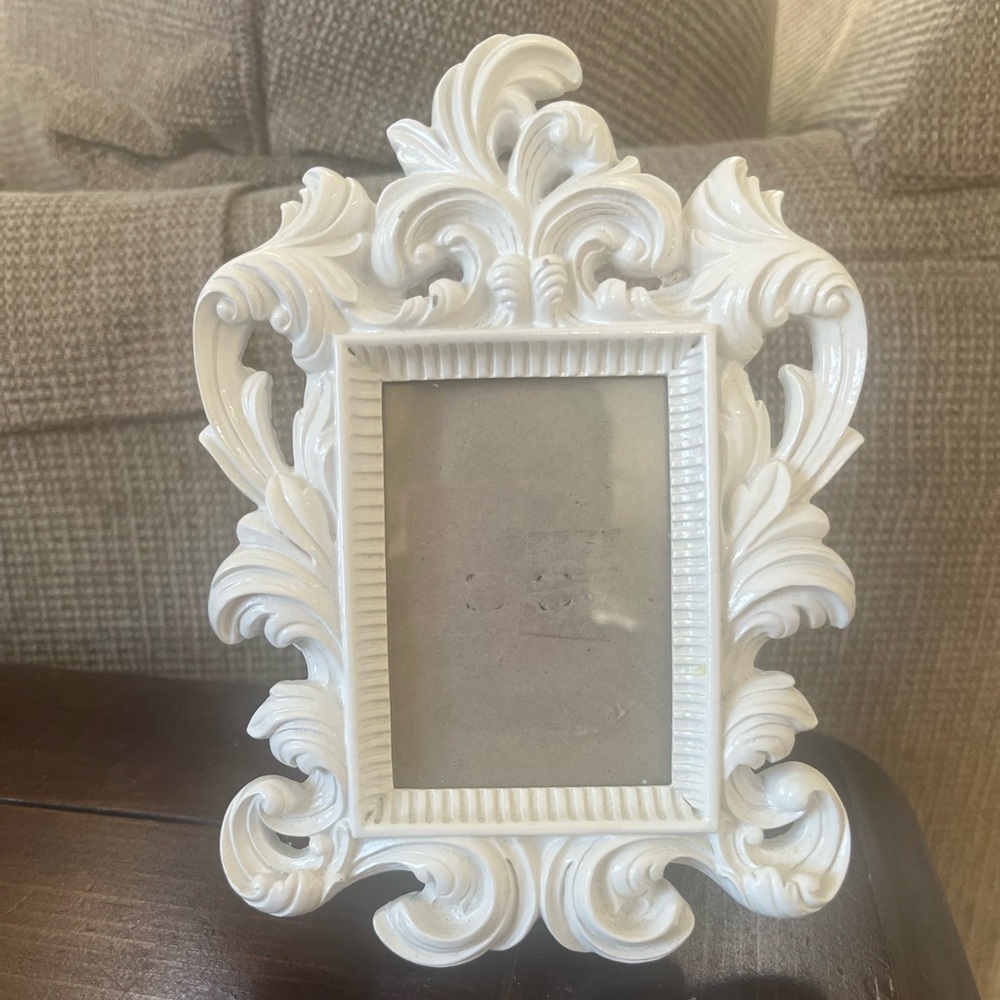 4x3 Ornate White Picture Frame!!